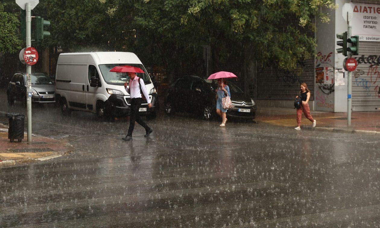 Αλλαγή στο Καιρικό Σκηνικό με Βροχές και Καταιγίδες να Πλησιάζουν την Χώρα μας