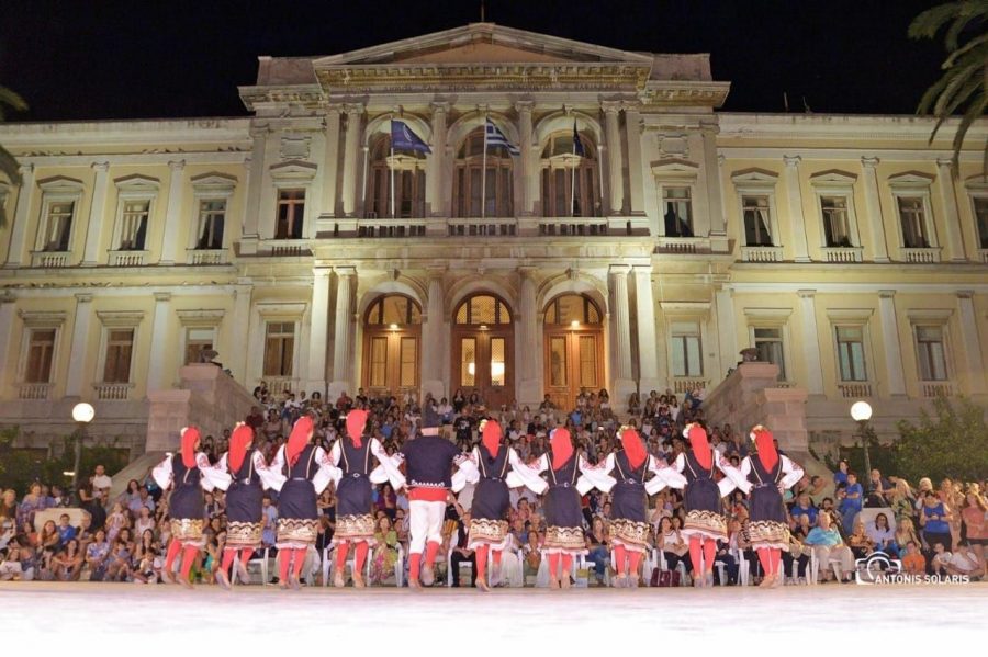 Φεστιβάλ παραδοσιακών χορών στη Σύρο: Μια γιορτή πολιτιστικής πολυμορφίας