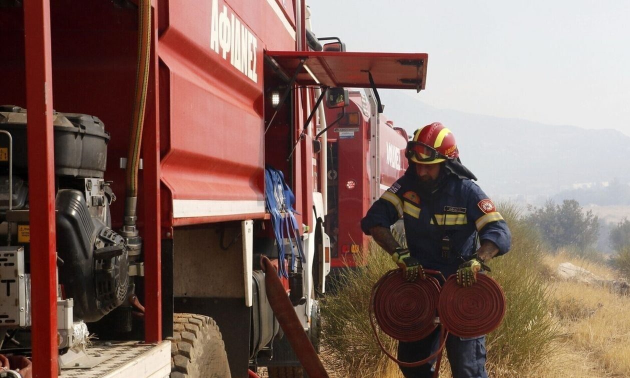 Φωτιά υπό έλεγχο στα Φλαμπούρια Κύθνου χωρίς ανησυχίες για την κατάσταση