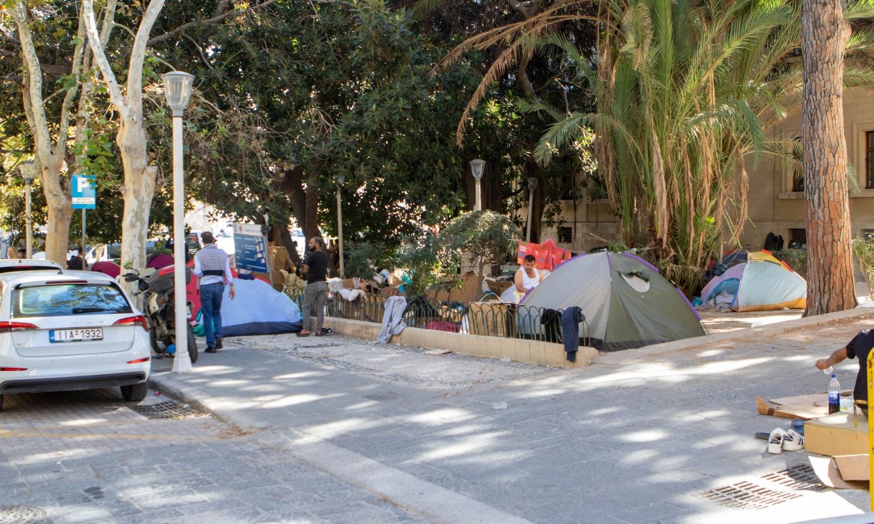 «Κρίση στο Μεταναστευτικό στη Ρόδο: Ανάγκη για Άμεσες Λύσεις»